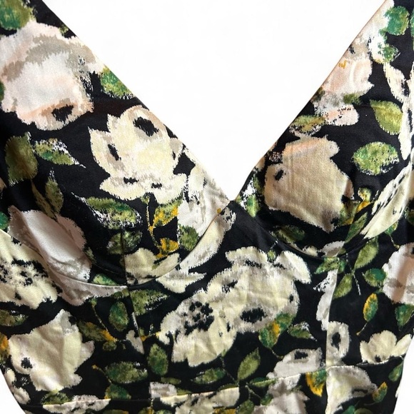 🌿Adorable Bebe Floral Dress -Size Small - Picture 4 of 9